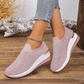 👟✨ Glittrande slip-on sneakers med strass och plattformsula